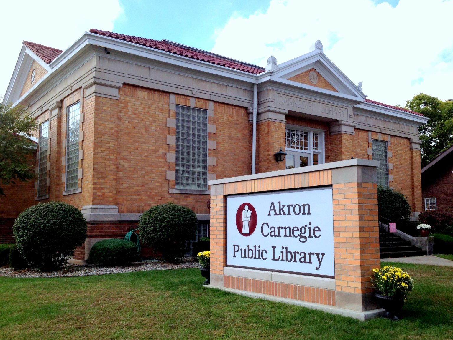 » Akron Carnegie Public Library